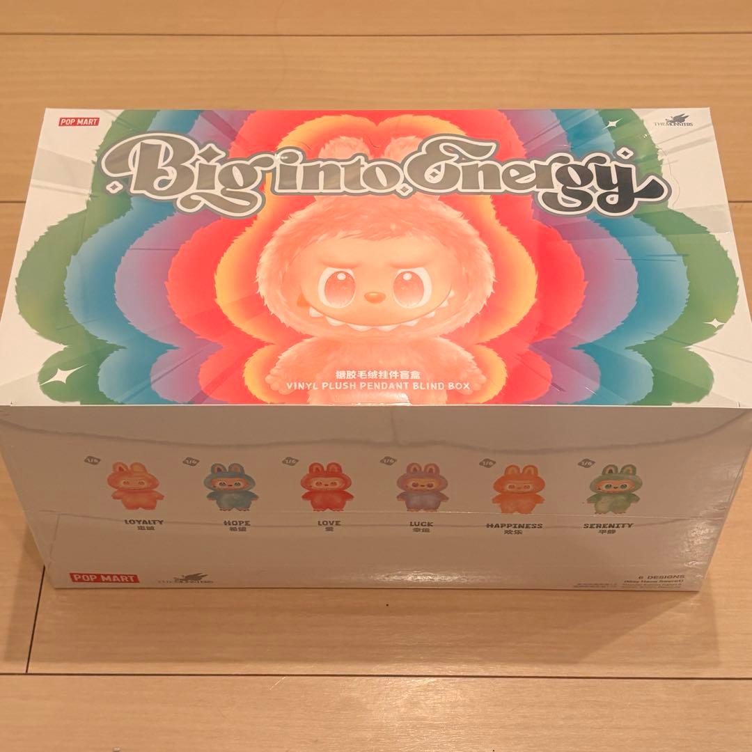 ラブブ　エナジーラブブ　Labubu Big into Energy