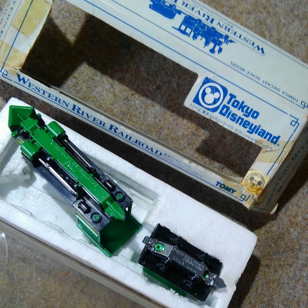 東京ディズニーランドTOMYウエスタン・リバー・レールロード蒸気機関車の模型緑色