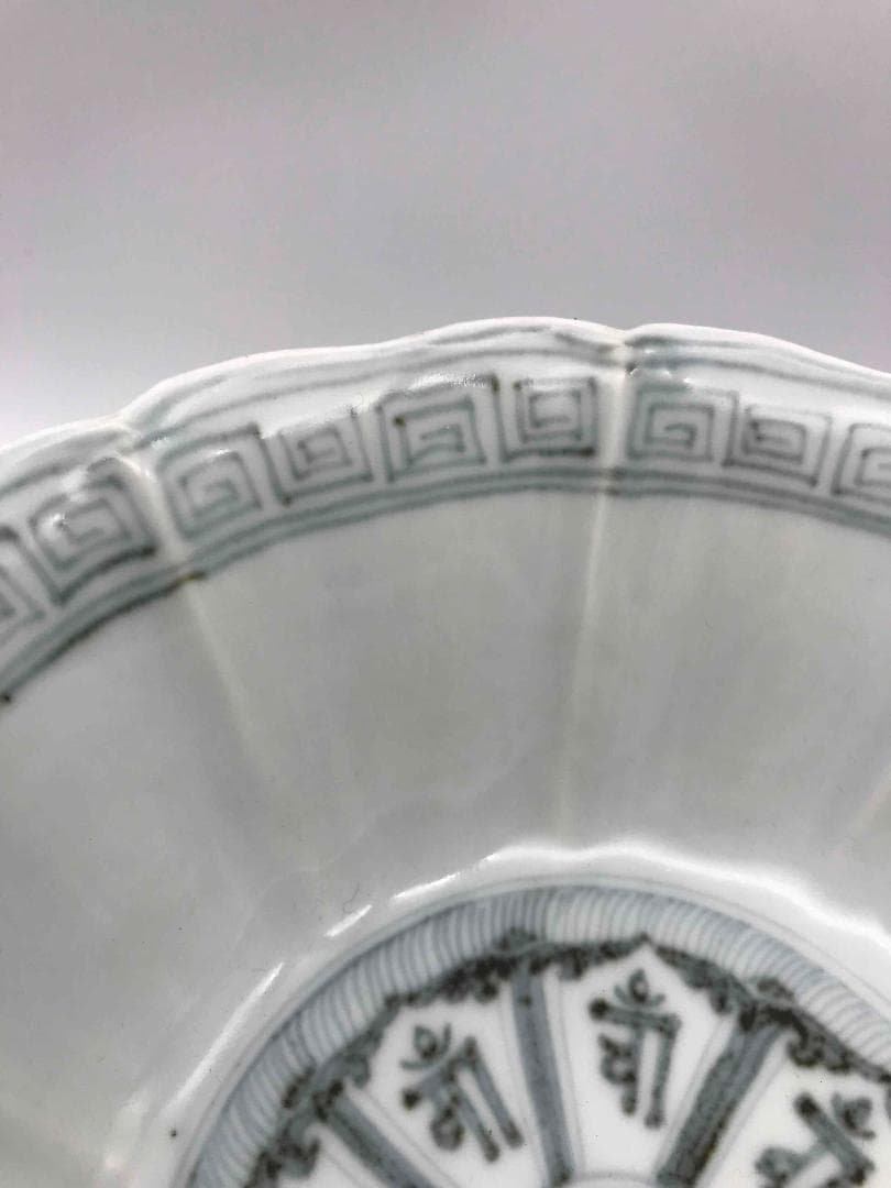 明洪武時代 染付 御製青花吉瑞梵文平安頌菱口高足碗 旧家蔵出し(D-38)