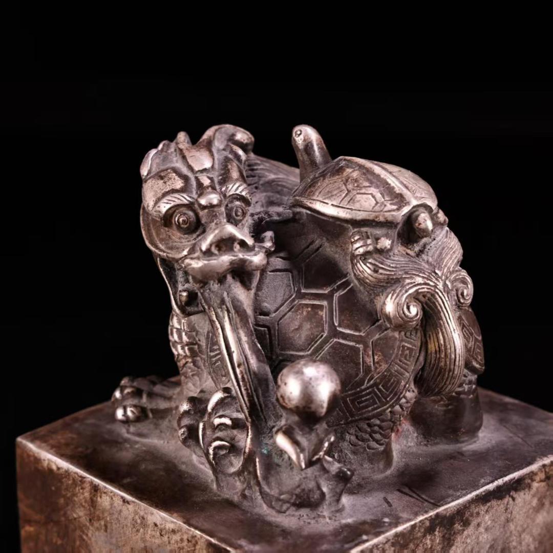 中国古美術『旧蔵 純銅鍍銀 龍亀印章』高浮彫鏨刻 古銅器 置物 擺件 時代物