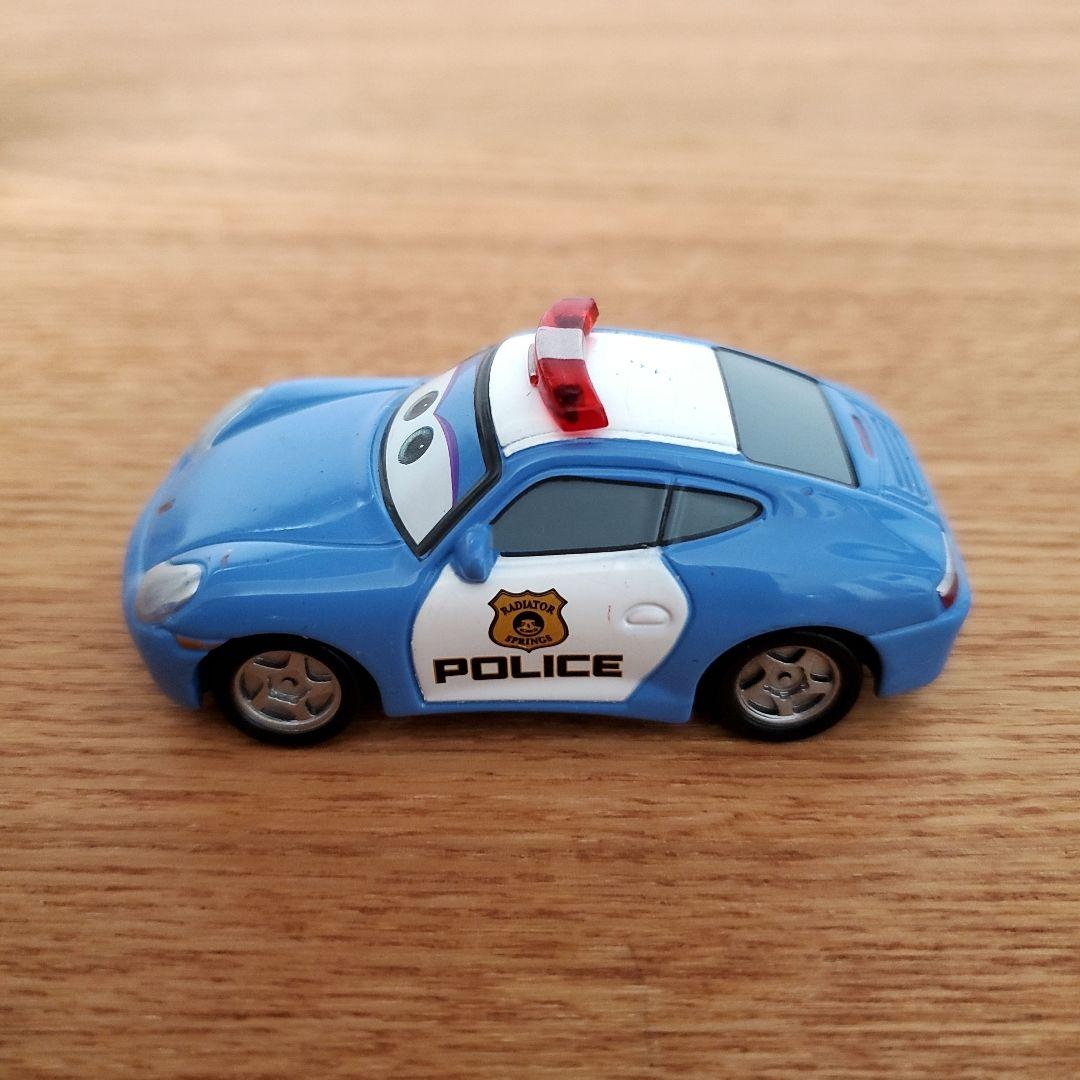 カーズ　トミカ　サリー　ポリスカータイプ　ライトニング・マックイーン　ミニカー