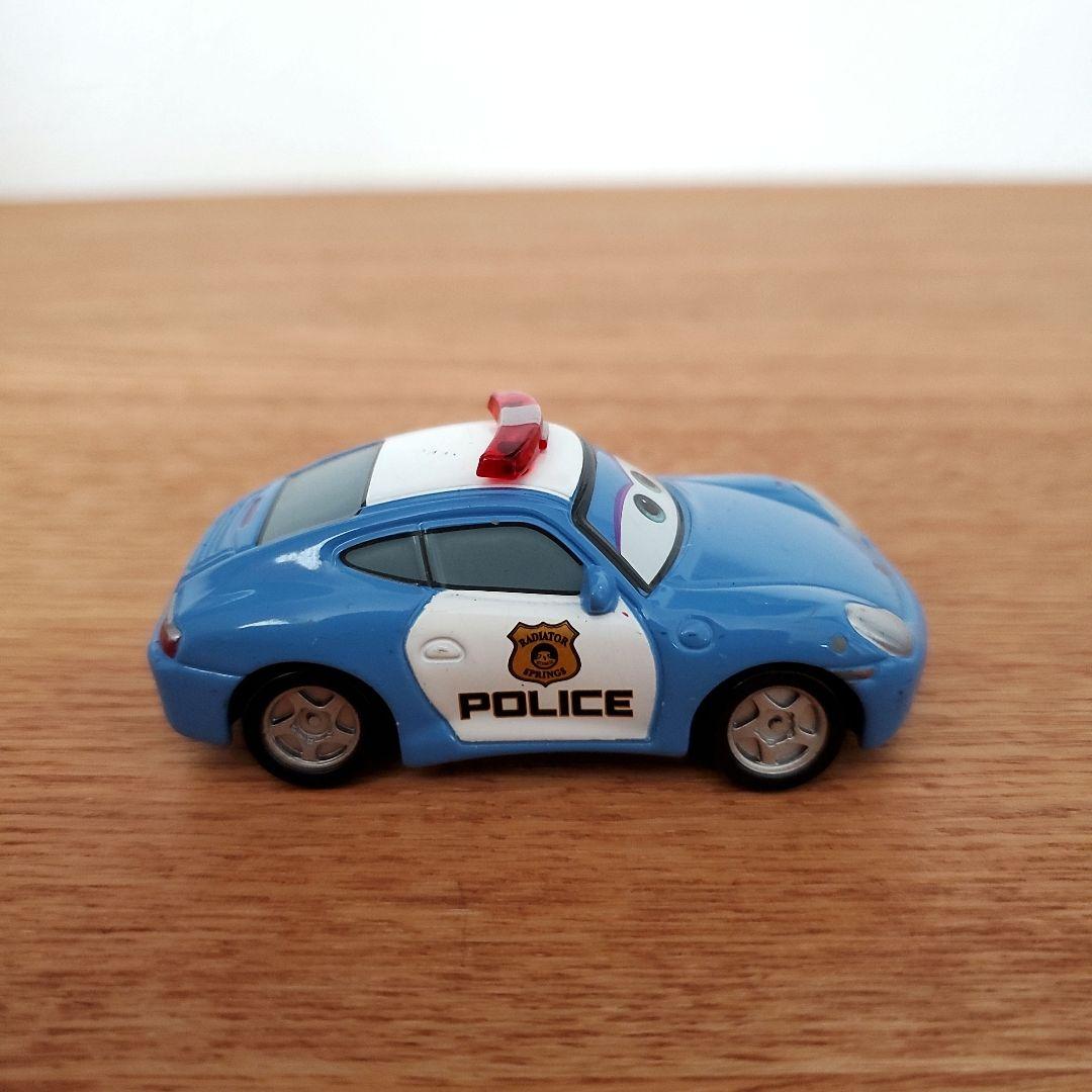 カーズ　トミカ　サリー　ポリスカータイプ　ライトニング・マックイーン　ミニカー