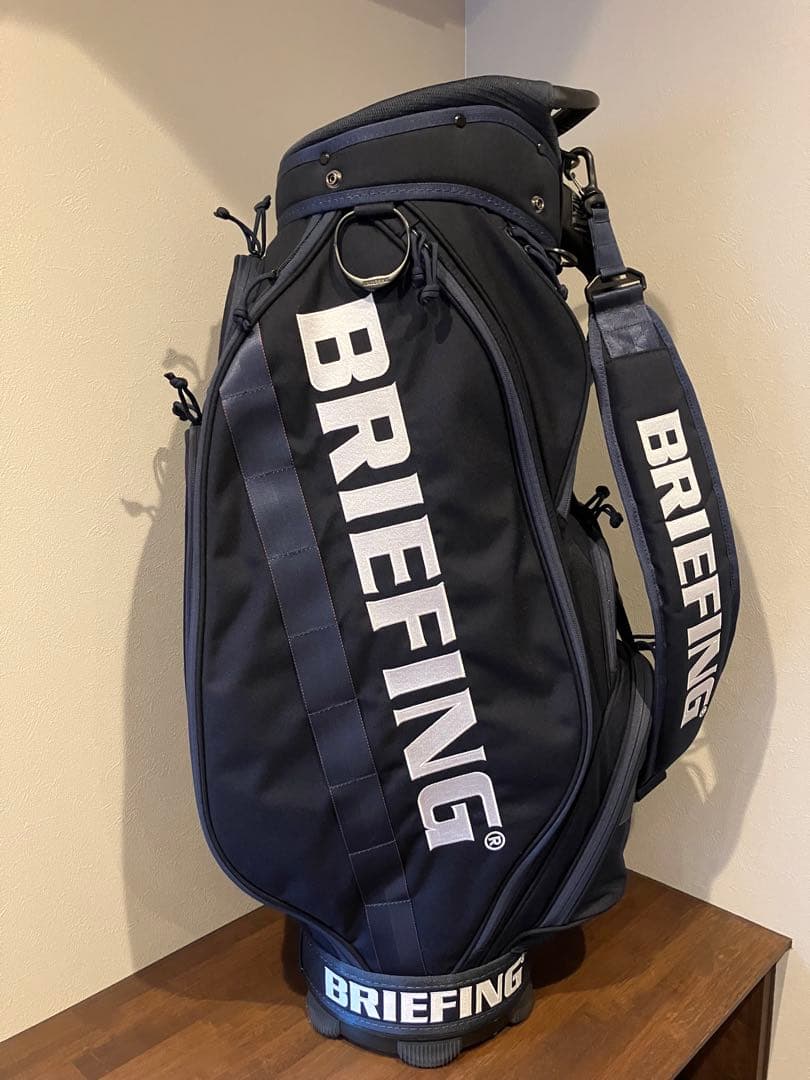 『美品！』ブリーフィング キャディバッグ CR5#03（現行モデル）