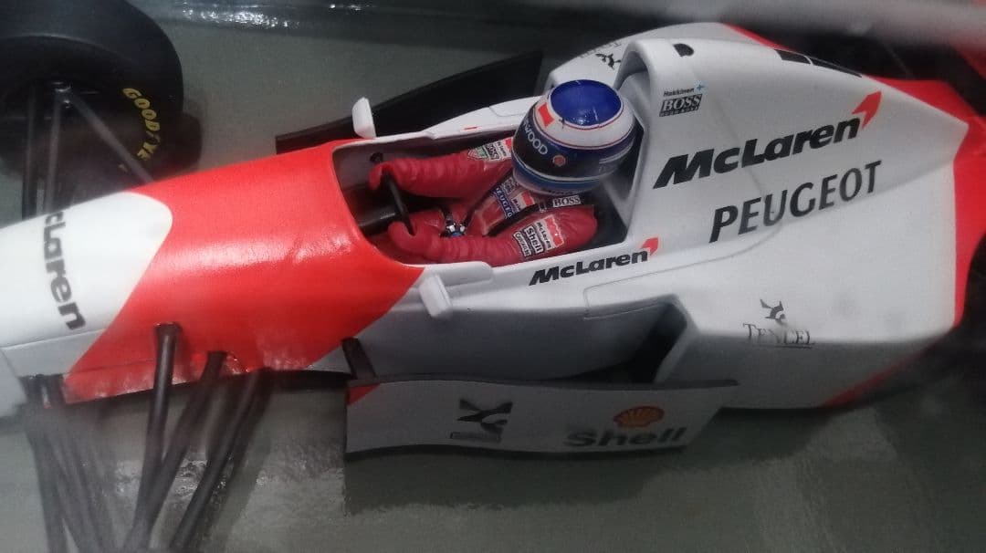 ポールズモデルアート マクラーレン プジョー MP4/9 ミカハッキネン