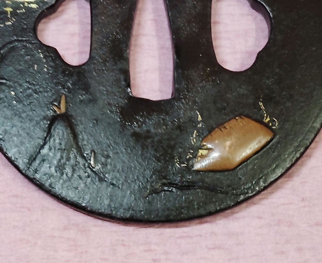 刀装具 鐔 鍔 無銘 鉄地 金象嵌 色絵 風景図 丸形鐔 時代物