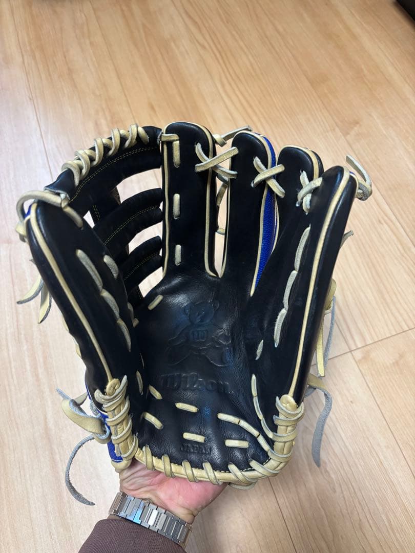 Wilson 軟式オーダーグローブ 黒 青 ストライプ