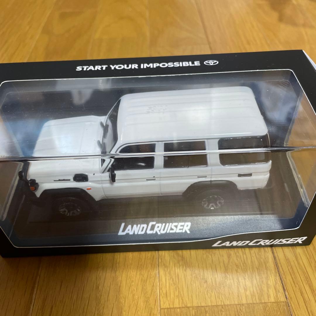 トヨタ ランドクルーザー ミニカー スーパーホワイトⅡ