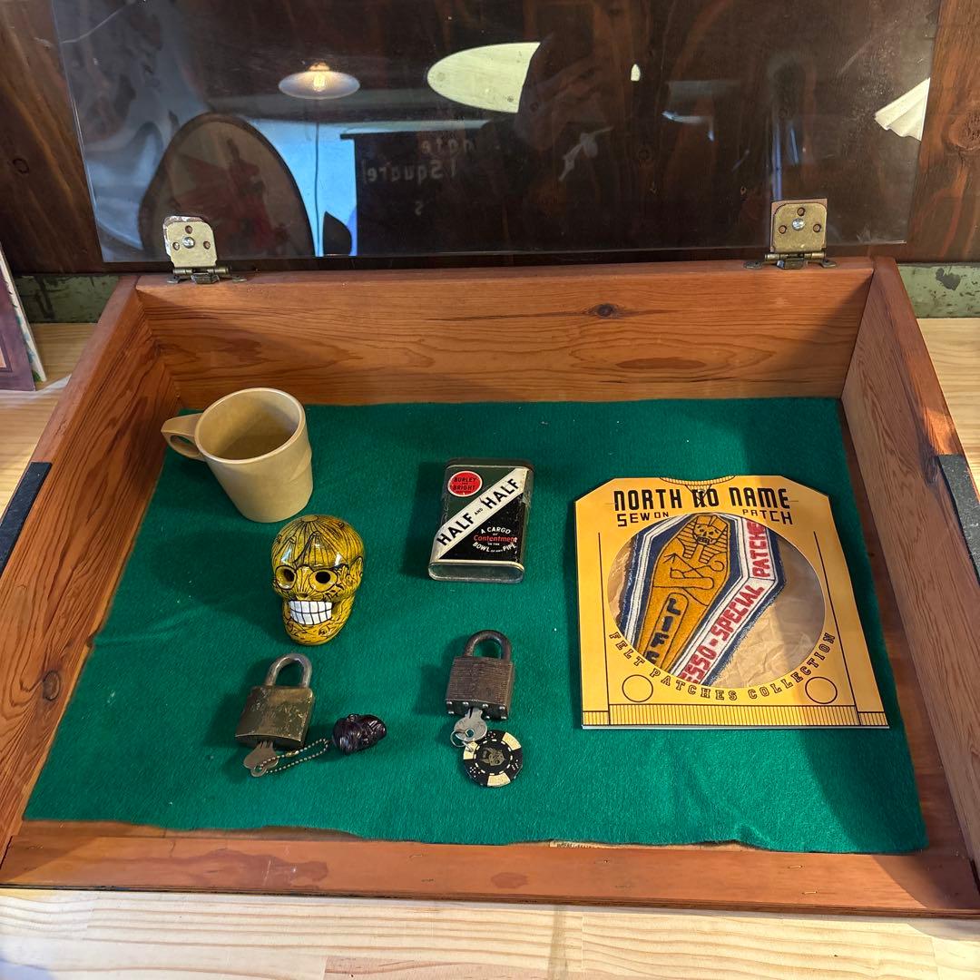 アンティーク　ショーケース　コレクション　ケース　ディスプレイ