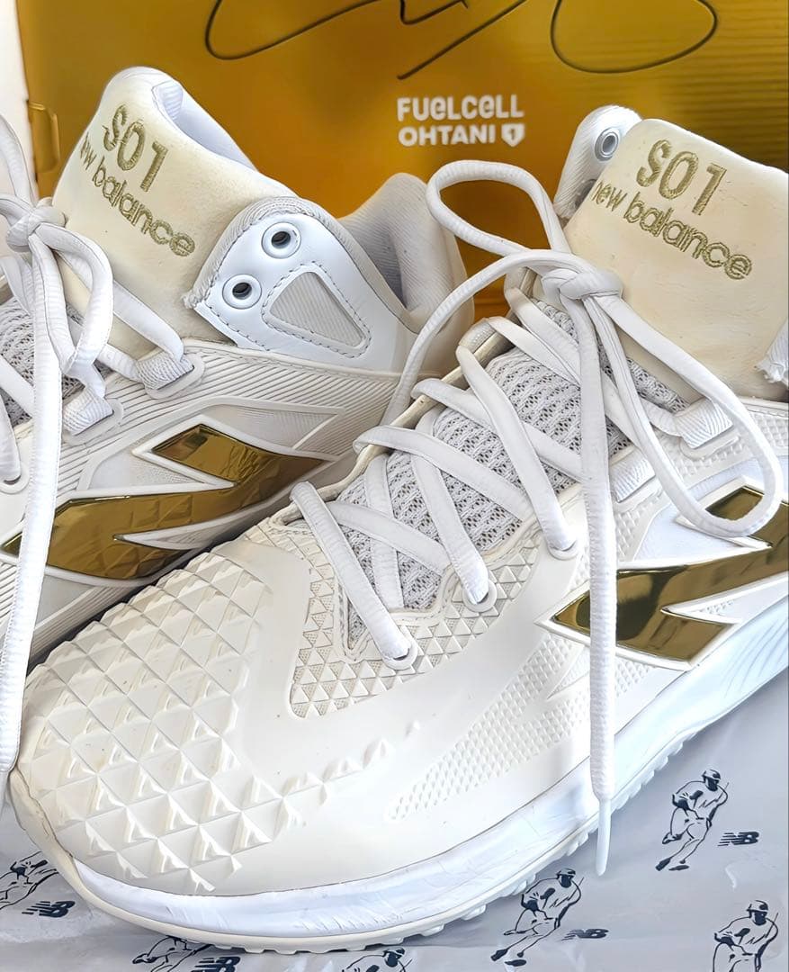 ニューバランス大谷翔平モデルS01 トレーニングシューズ26.5ゴールド極美品
