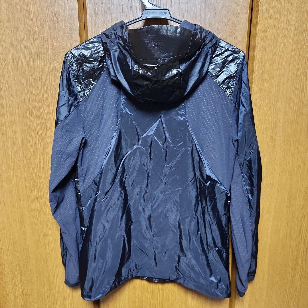 UNDER ARMOUR　ウインドブレーカー