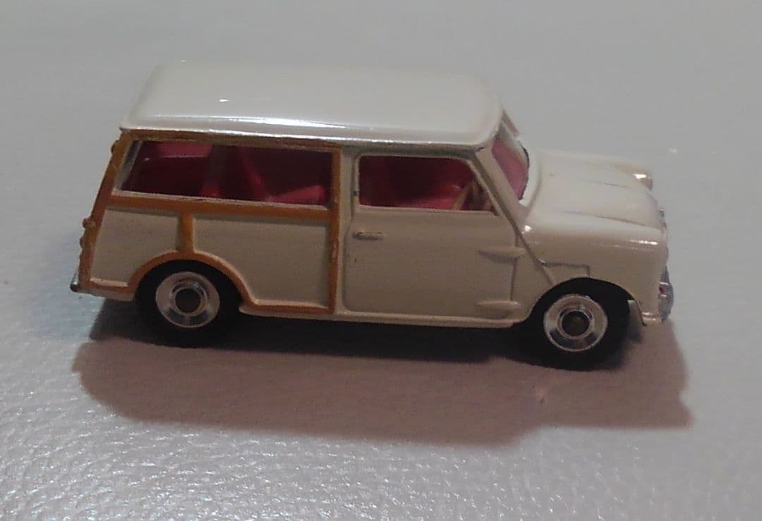 ・モーリスミニトラベラーダイキャストミニカー