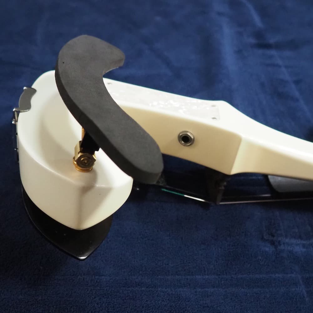 エレキバイオリン Straus 白