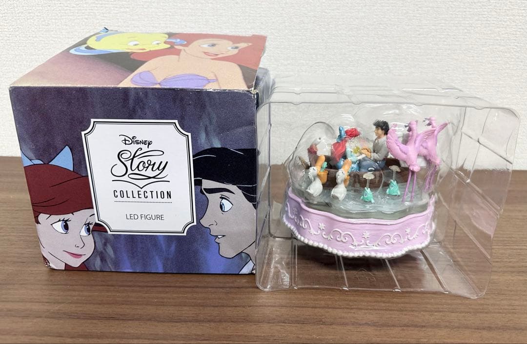 リトルマーメイド アリエル & エリック キスザガール LED フィギュア