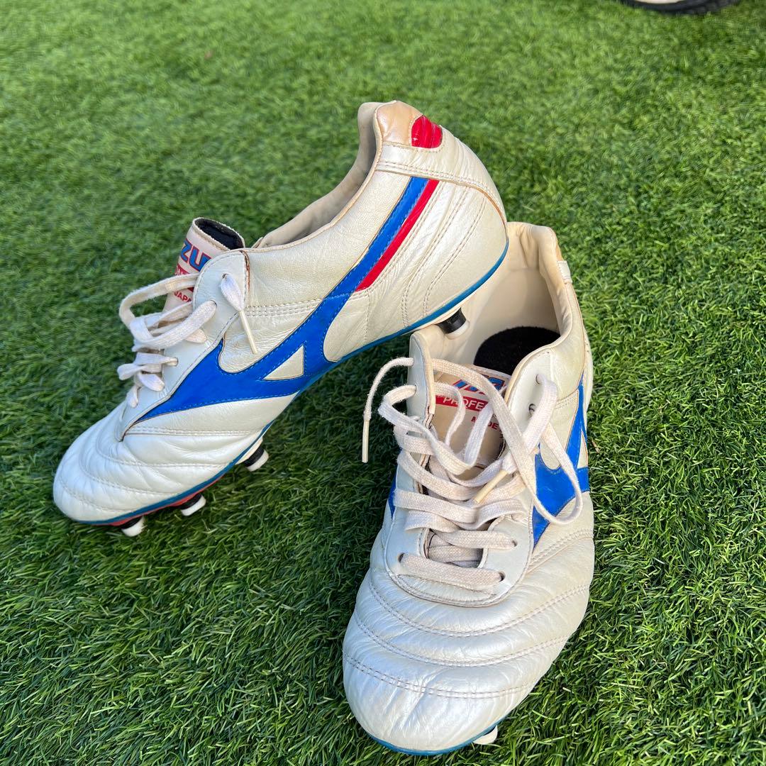 サッカースパイク　ミズノ　モレリア2 白・青・赤