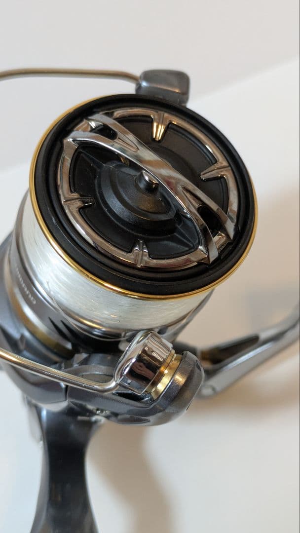 極美品　シマノ リール 　17　アルテグラ C3000　ナイロンライン(2号)付