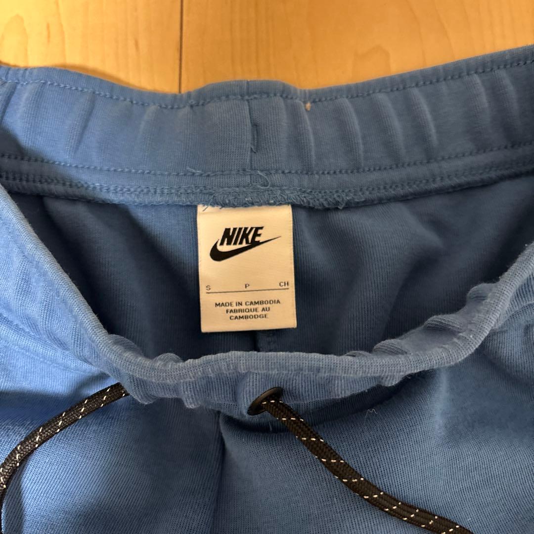 NIKE テックフリース 海外限定モデル