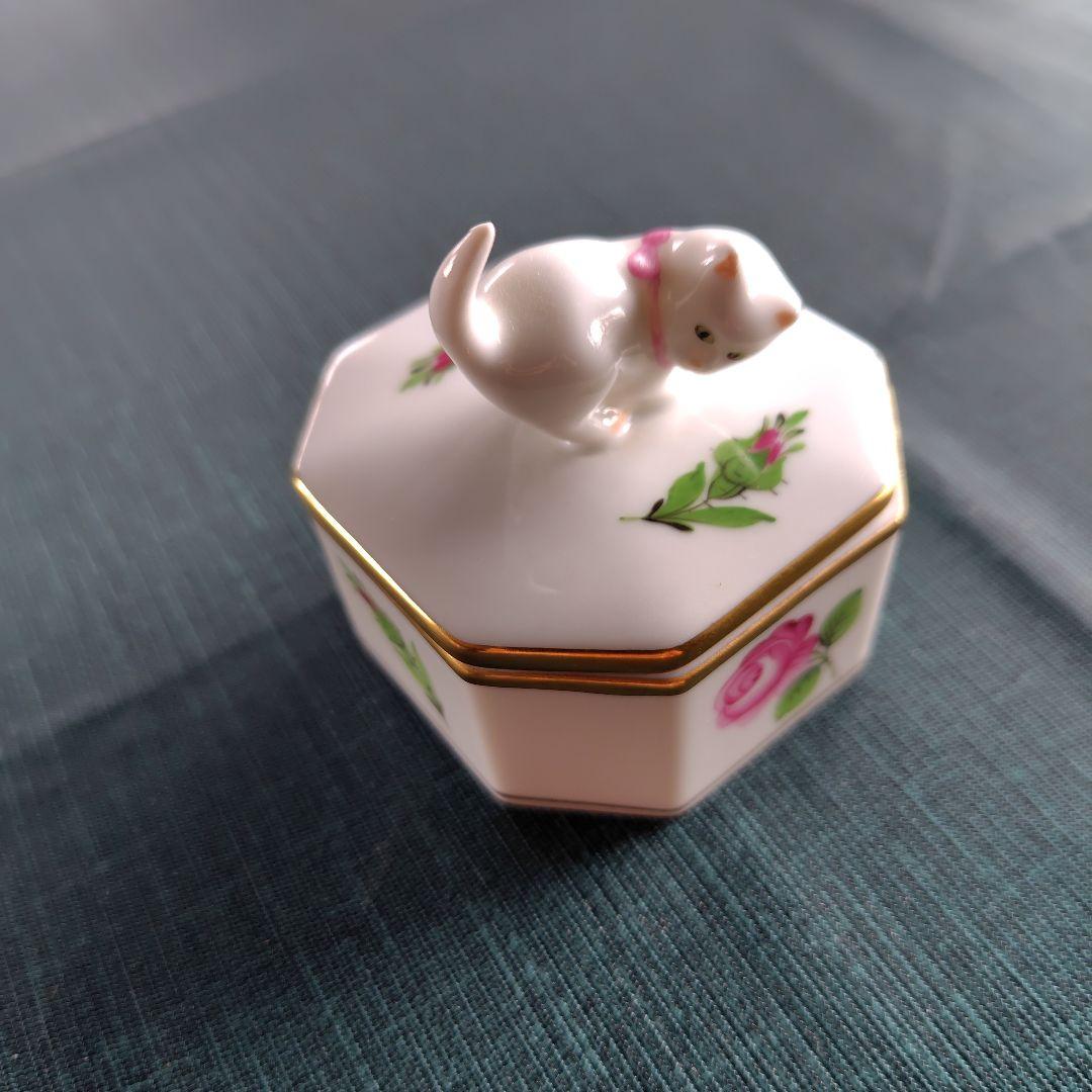 HEREND　ウィーンの薔薇　猫　八角形小物入れ