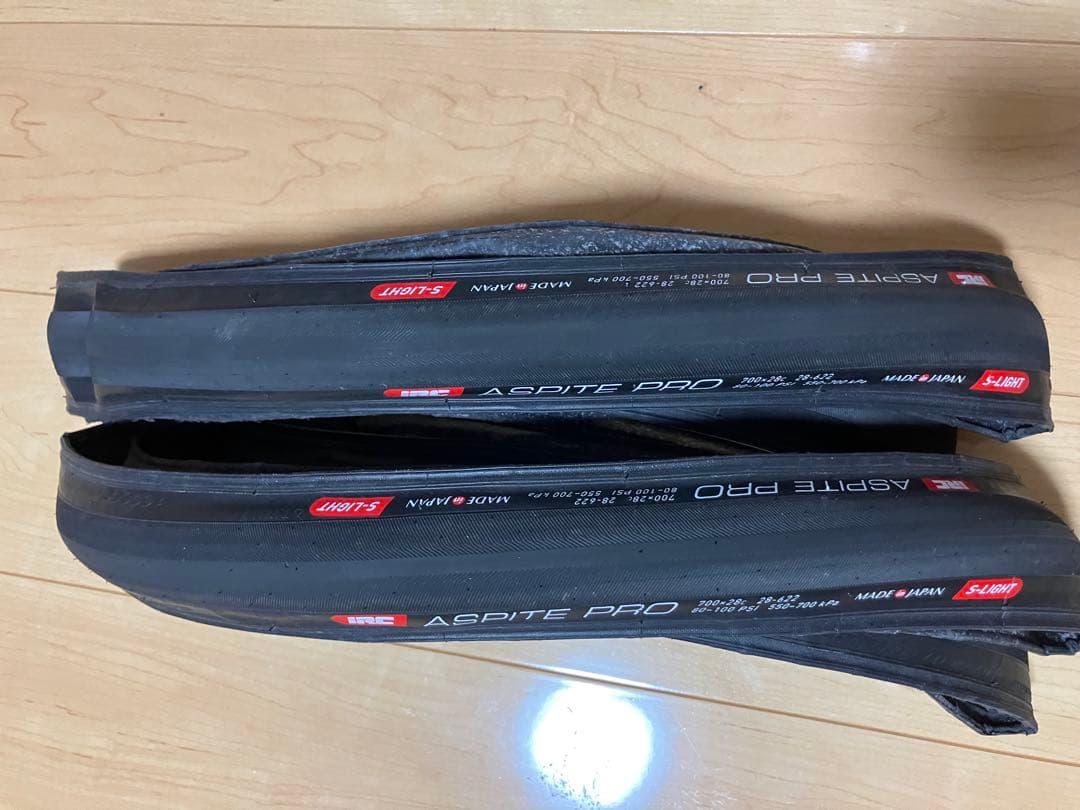 IRC ASPITE PRO s-light 700x28C 2本セット