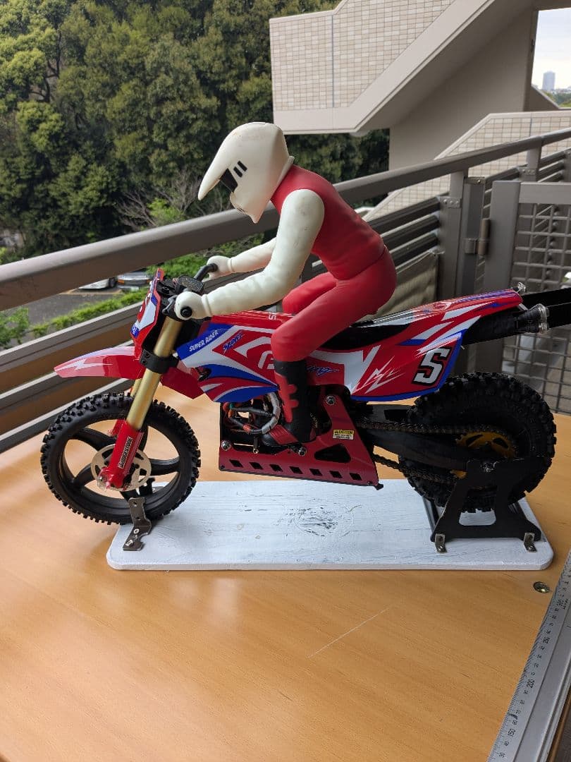 SR-5 使用期間は少です。オマケでリポバッテリーを、お付けします。