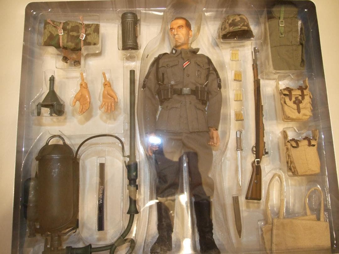 1/6 ドラゴンモデルズ　ww２アクションフィギュア ドイツ軍武装親衛隊戦闘工兵