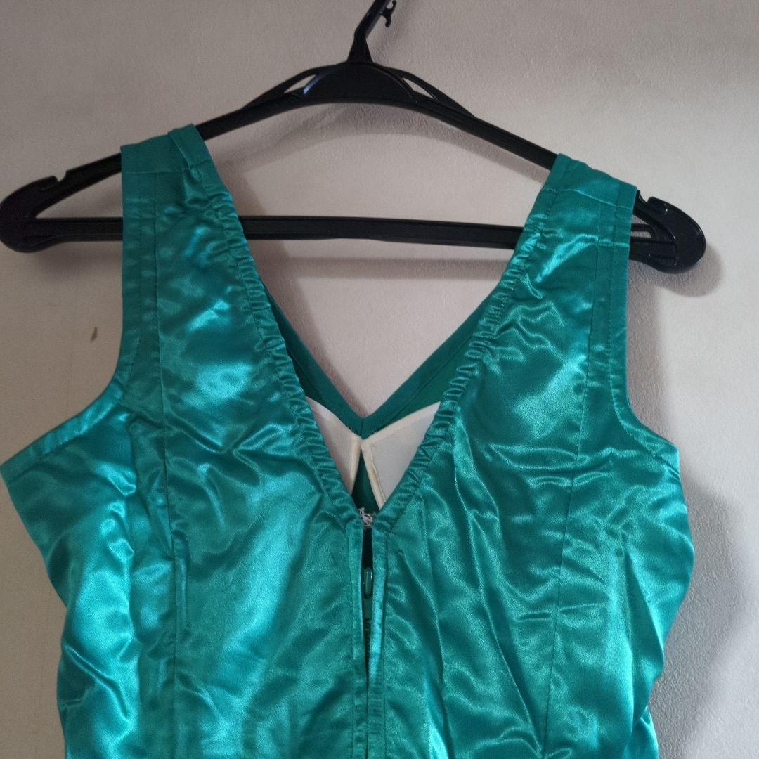 ターコイズ フリル付きロングドレス