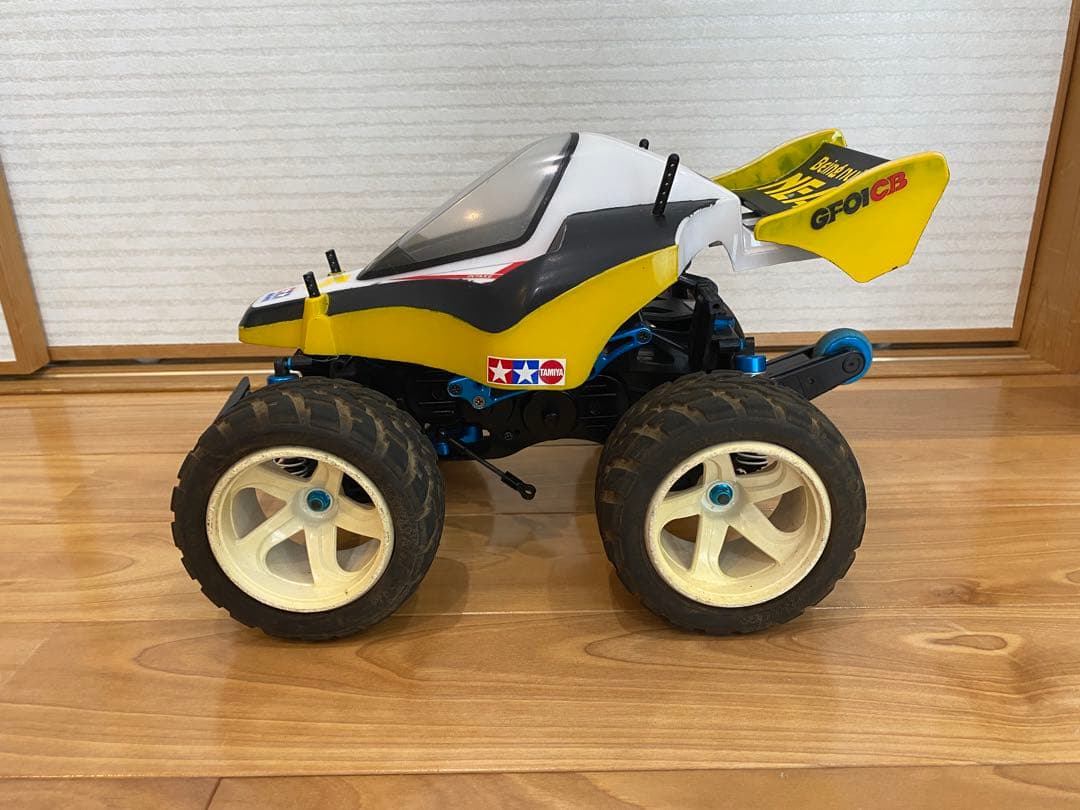 タミヤ GF01 シャーシ コミカルアバンテ　オリジナル塗装　オプション多数