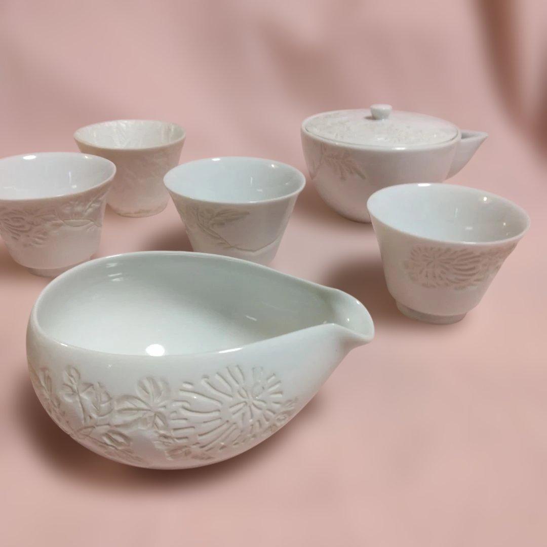 出石焼　永澤永山作　菊花刻白磁 煎茶器