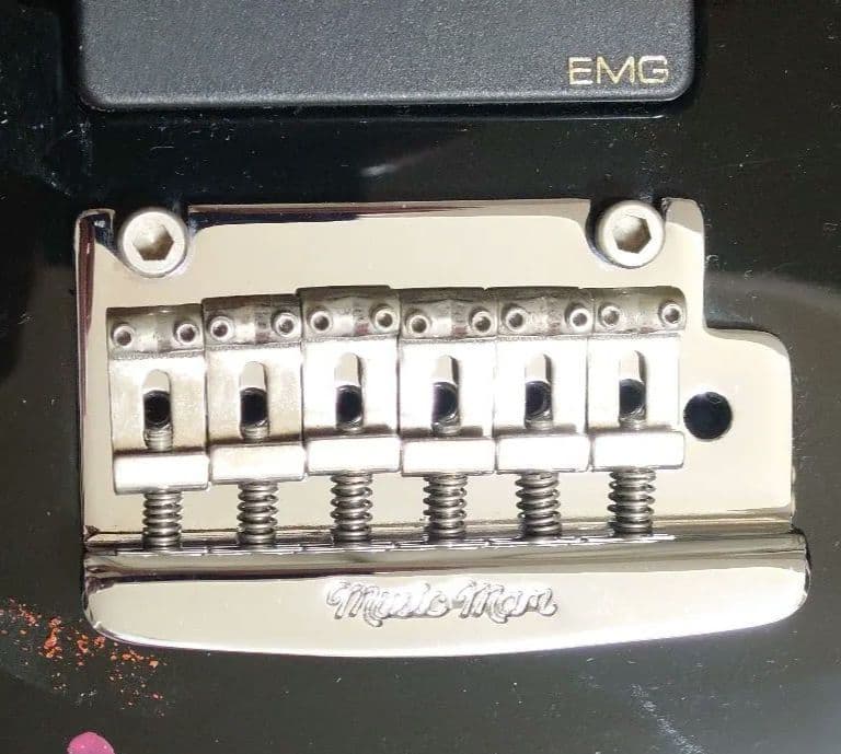 【最終値下❗️】Music Man Luke　エレキギター 弦付き