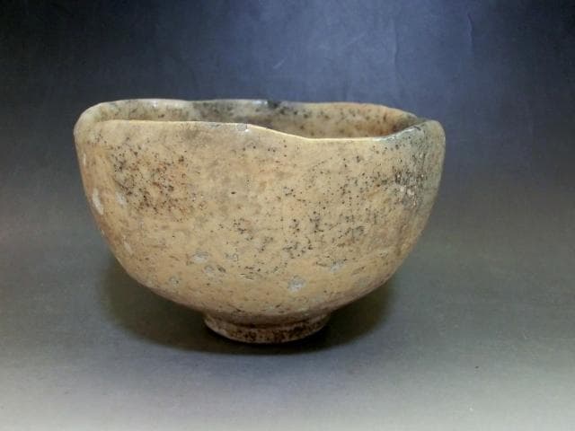 茶碗■時代物 古い白釉黒紋硬碗 桃山時代 灰釉 波口縁 出 古玩 茶道具 骨董■