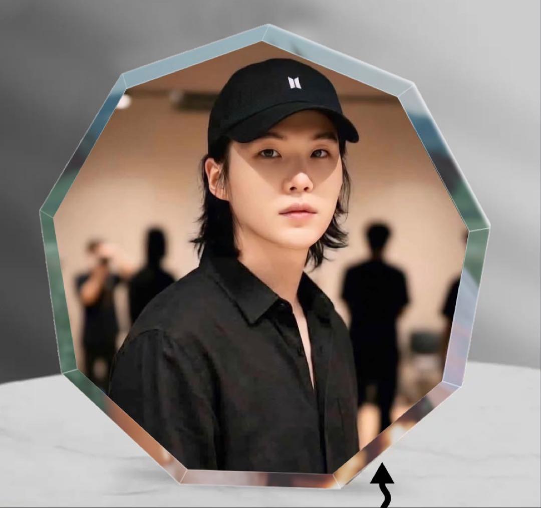 SUGA ユンギ　センイルグッズ アクリルブロックスタンド付き