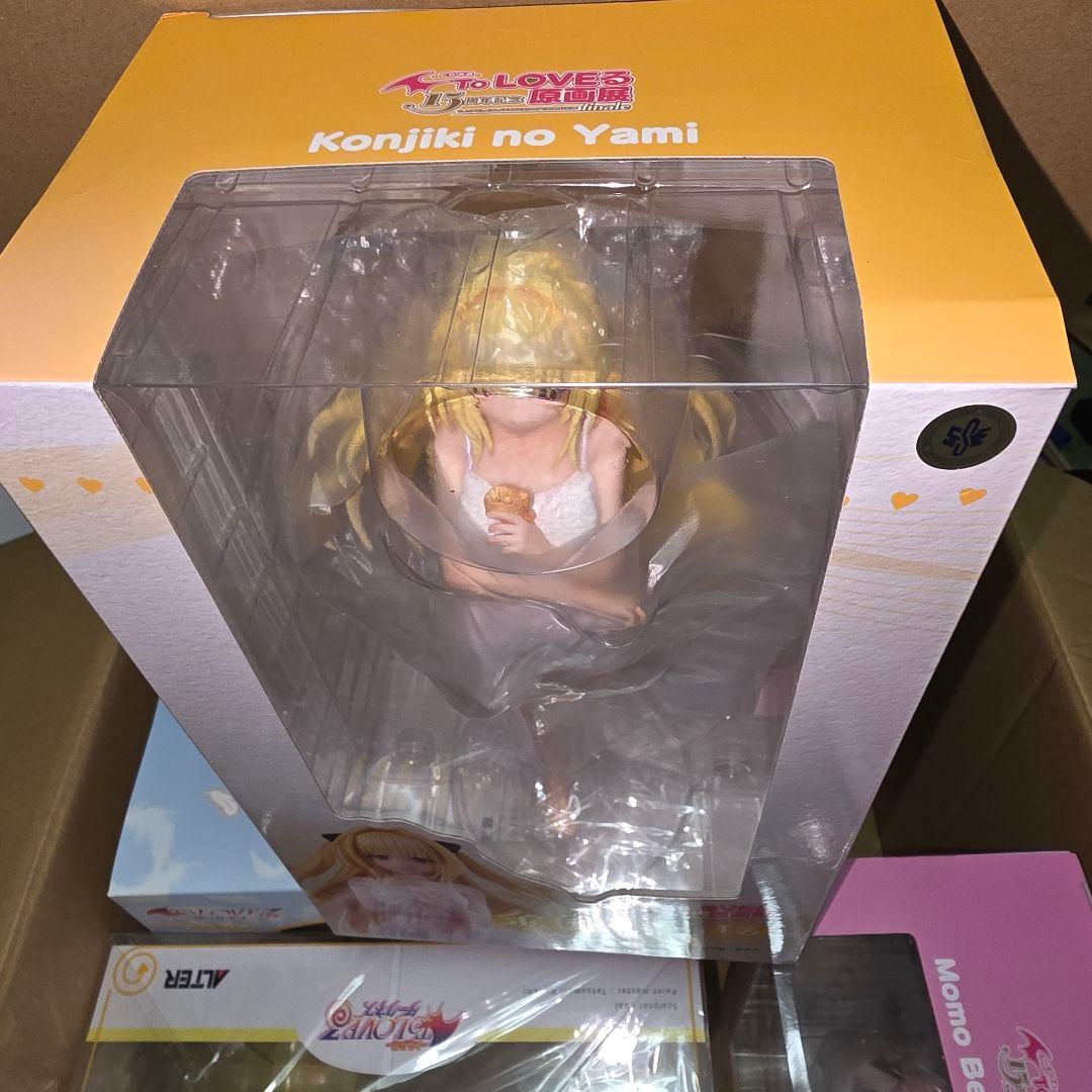 ToLOVEる15周年記念原画展 金色の闇　1/6スケールフィギュア