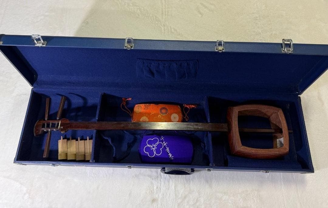 三味線 中古品 紅木 花梨 綾杉胴 ８０年代 ケース付き 本体