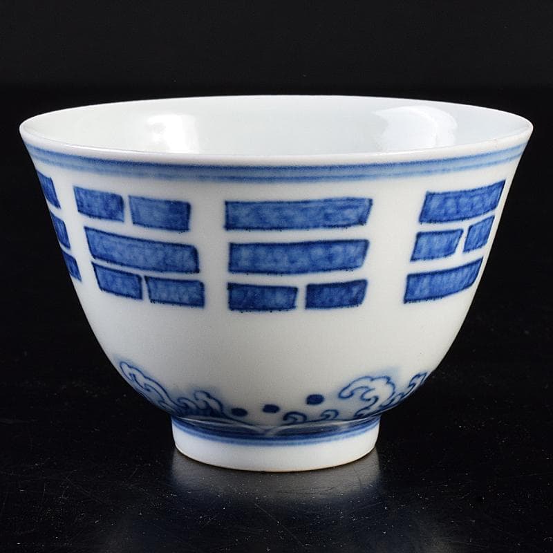 中国　大明成化年製　青花波文盃　C　7807E