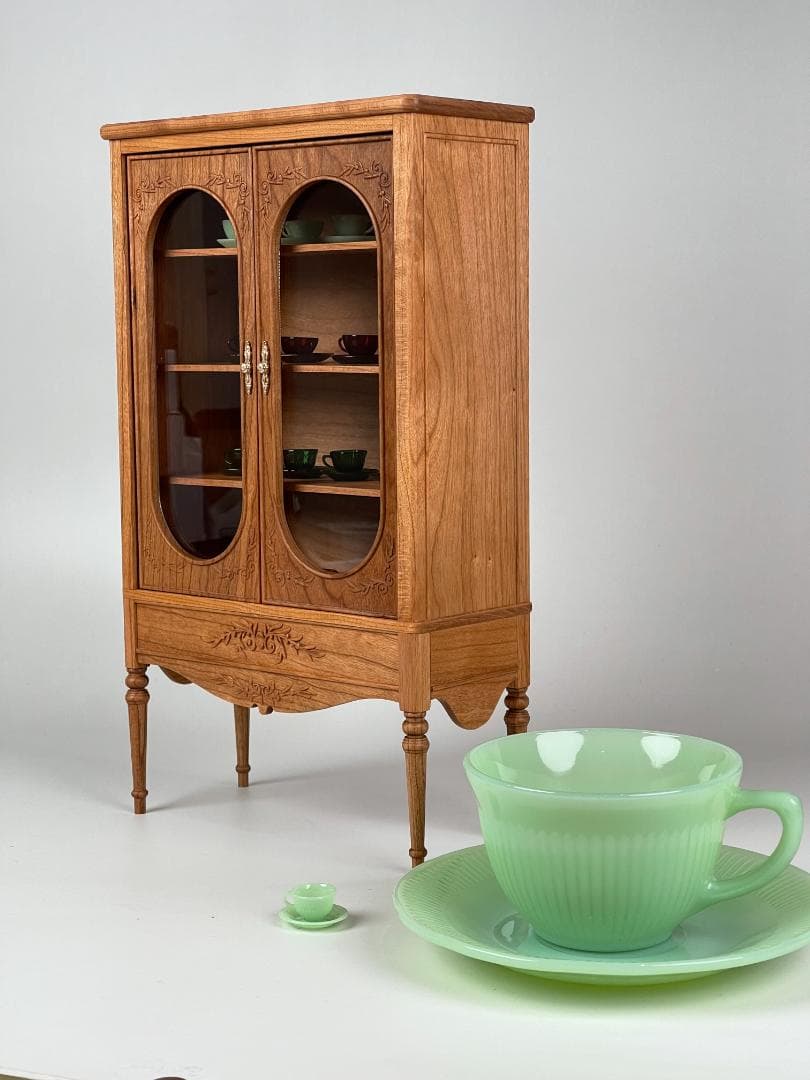 ミニチュア 1/6スケール 木製 レリーフ付 高級食器棚 コレクションケース