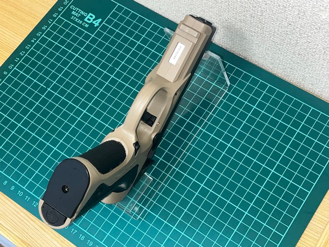 東京マルイベレッタPX4 リアル刻印フレーム交換済み