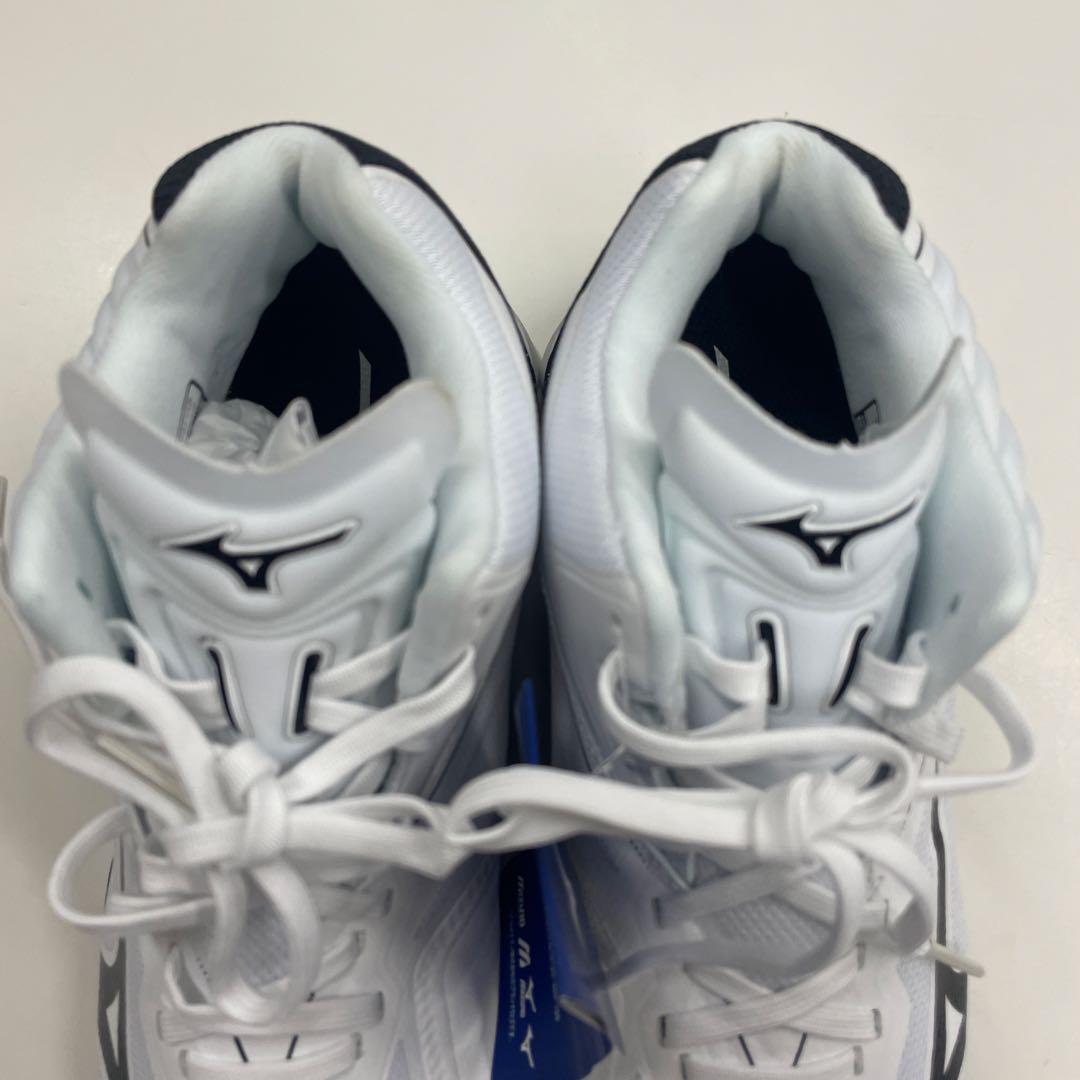 ミズノ　バレーシュ－ズ　ミッドカット　ウェ－ブライトニングＺ6 24.5cm