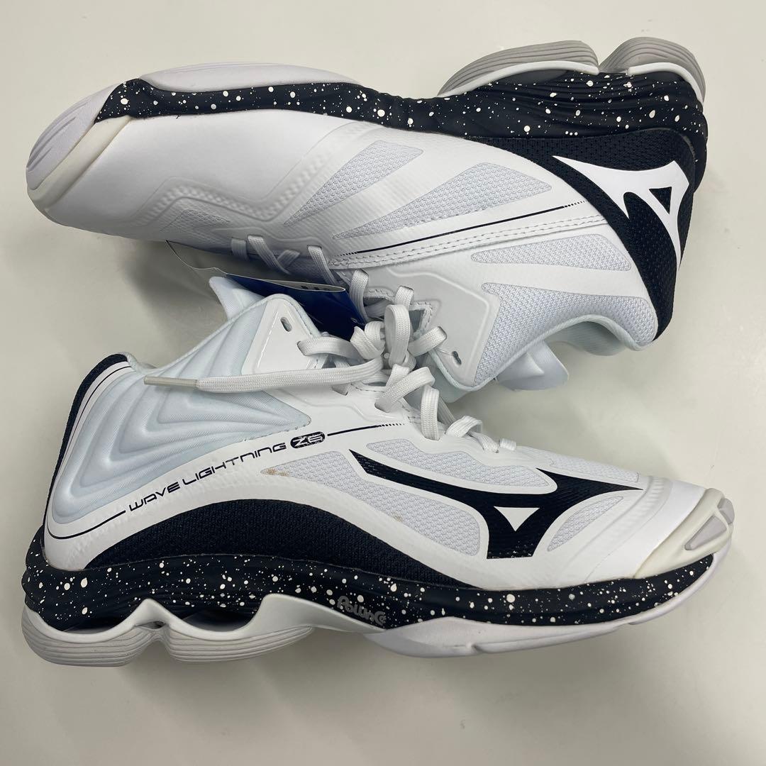 ミズノ　バレーシュ－ズ　ミッドカット　ウェ－ブライトニングＺ6 24.5cm
