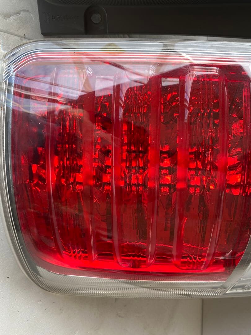 トヨタ ノア 70系 後期 純正 LED テールランプ 左右セット