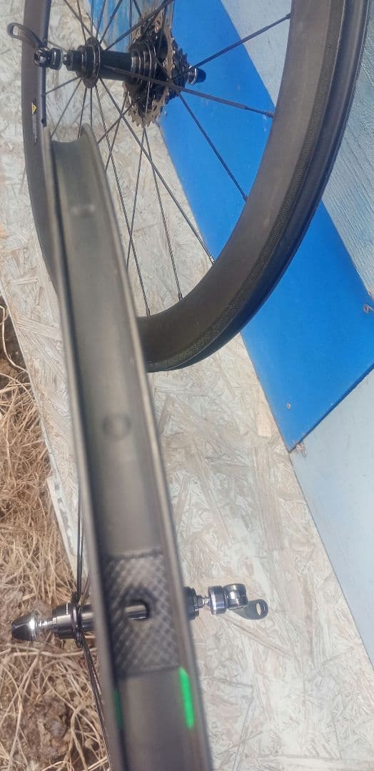 カーボンホイール マットブラック 60mm