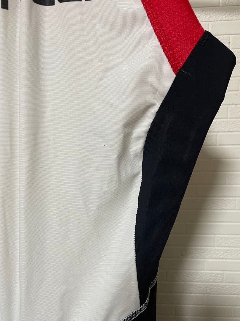 カステリ トライスーツ