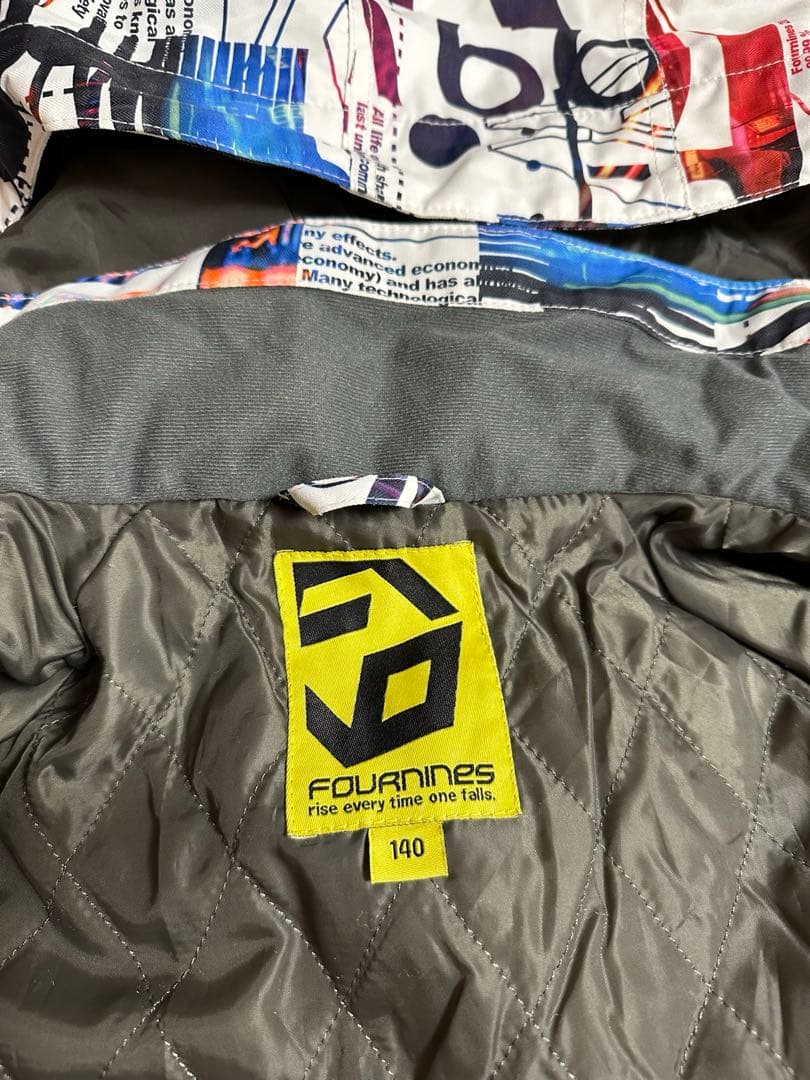 【セット売り】スノーボードウェア➕手袋（125㎝〜145㎝くらいまで使えます）