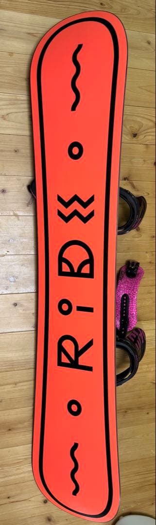 未使用 スノーボード 板 ビンディングセット FLUX ピンク ブラック