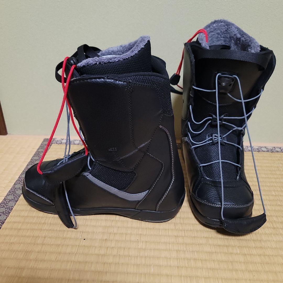 ブラック スノーボードブーツ レースアップ式