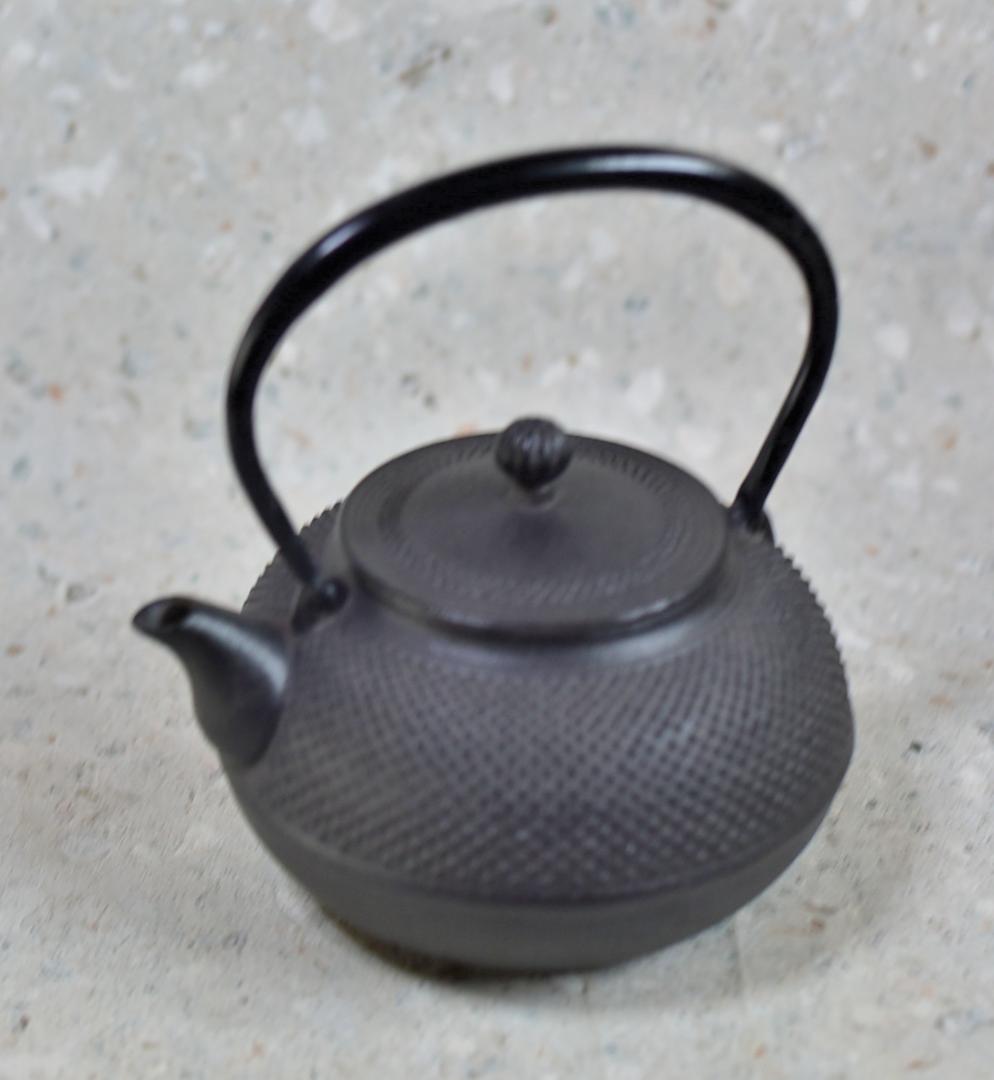 値下げ、南部鉄瓶丸アラレ池永造【極上品】元箱入り　囲炉裏/お茶道具　台所用品