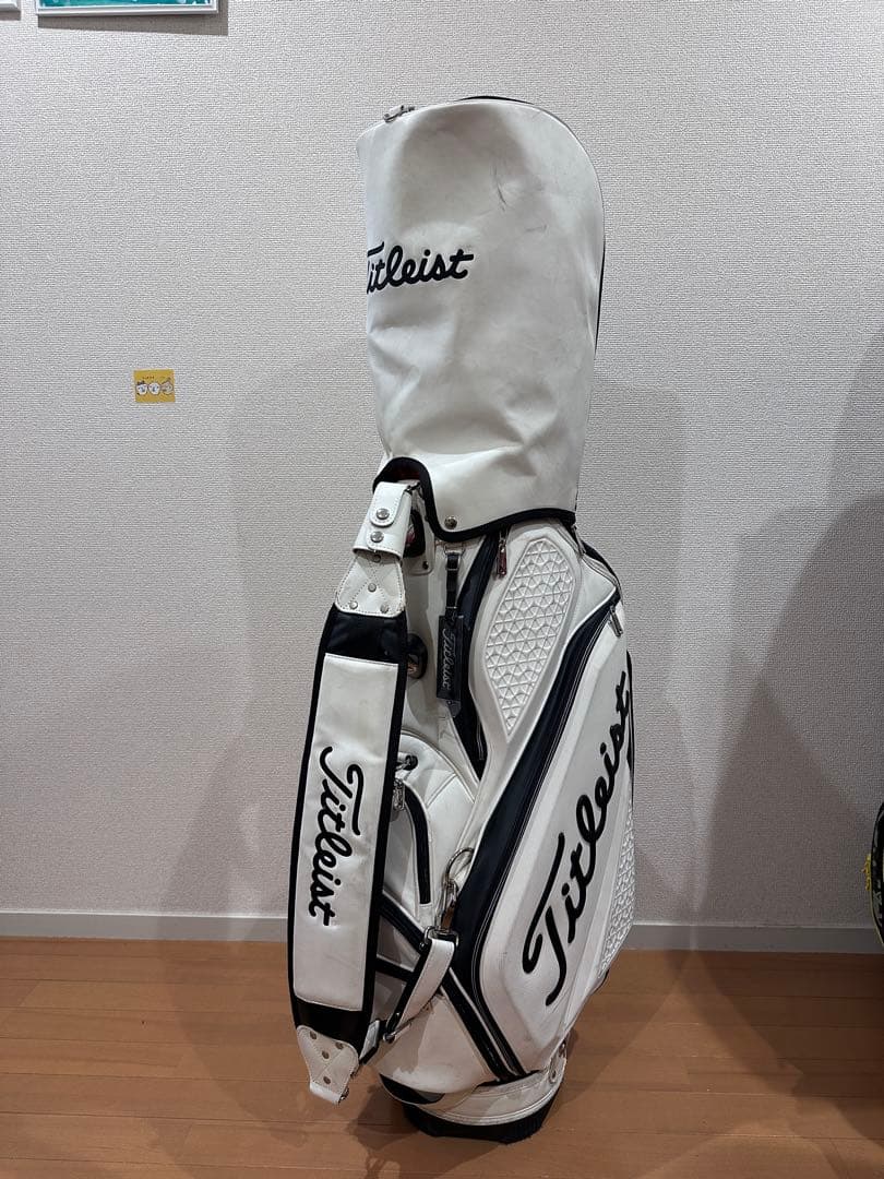 Titleist キャディバッグ ホワイト×ブラック 9.5型 口枠5分割