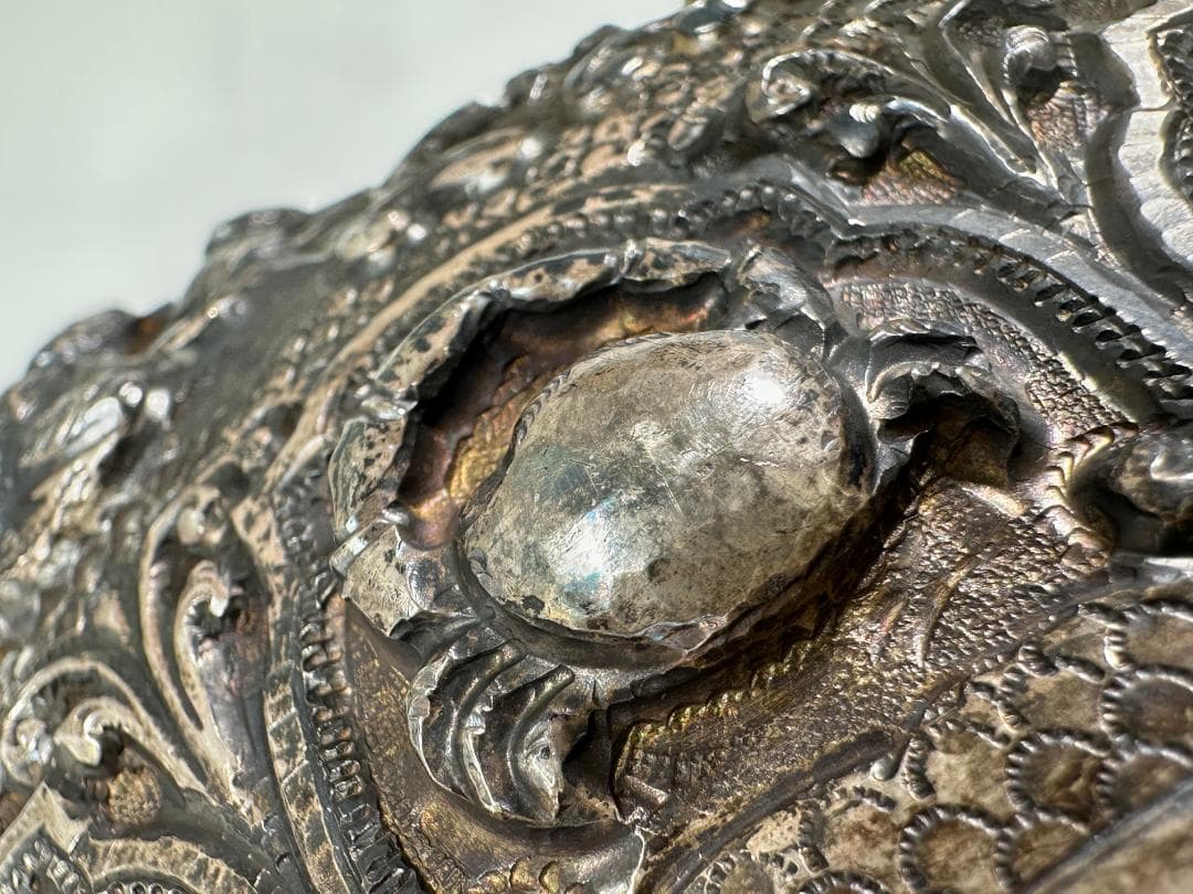 仏教美術　純銀 565g　人物図　鉢　仏具　チベット　ネパール　時代