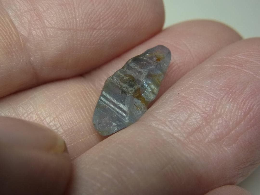 ハイグレード スリランカ ブルーサファイア結晶 ラトナプゥラ県ラトナプゥラ地区産