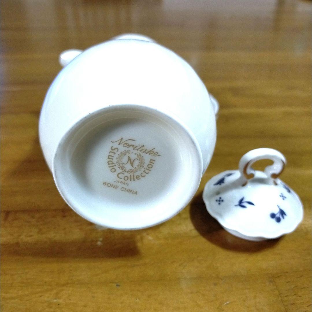 ノリタケ　ティーカップセット　扇型プレート　ミルクピッチャー