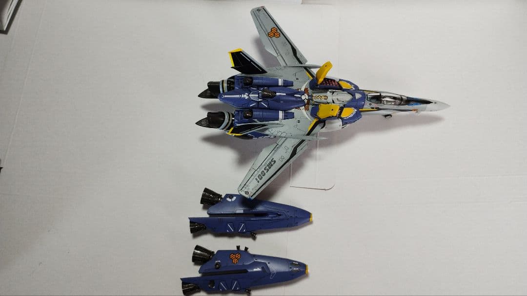 プラモデル完成機　1/72　VF-25F/S　SUPER MESSIAH