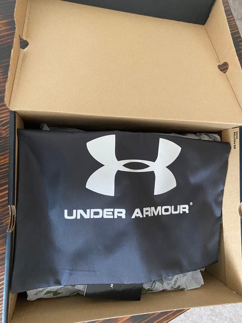 新品　27センチ箱付　アンダーアーマー野球金具スパイクUAダイナプレイⅡ MID